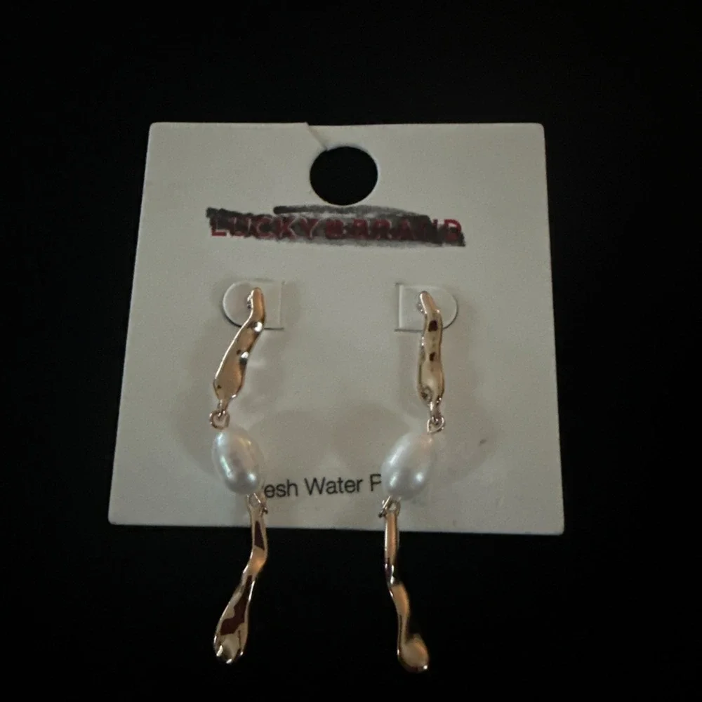 Lucky Brand Earrings Gold Tone Freshwater Pearl Dangle Drop Womens Jewelry 2.5